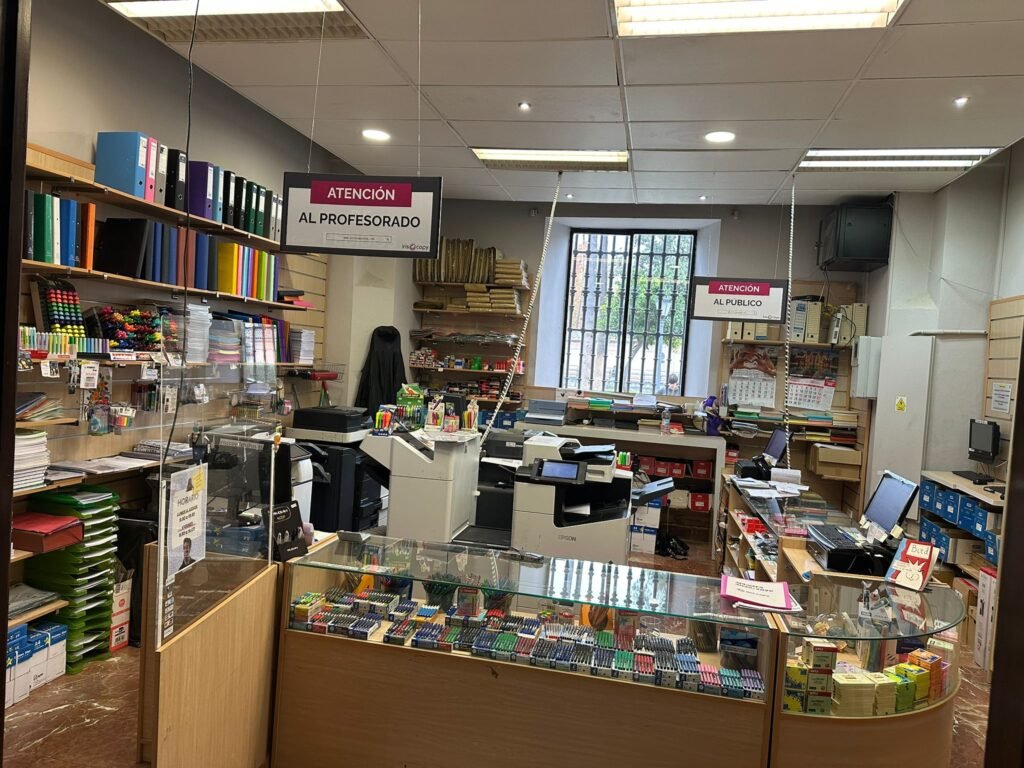 Copisteria en el centro facultad de geografía